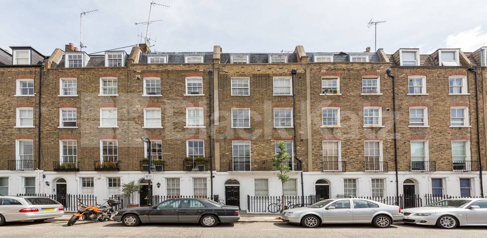 Newly painted two double bedroom flat with study near Regents Park and to tube! Cosway Street, Marylebone
